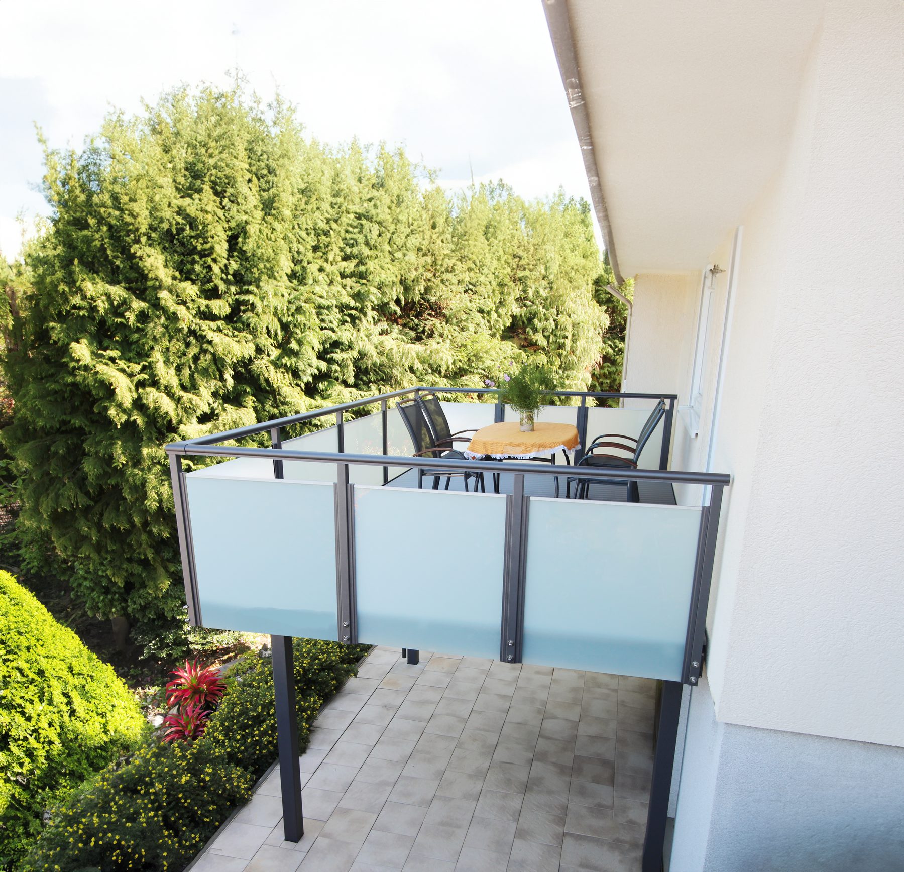 Anstellbalkon aus Stahl 2