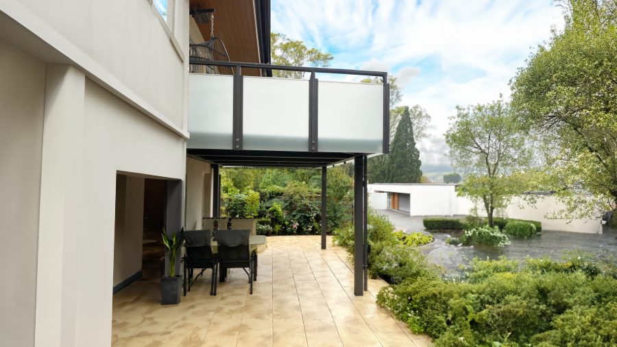Anstellbalkon aus Stahl 3